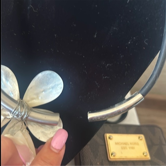 Mother of Pearl/Abalone Flower Necklace - Picture 3 of 6